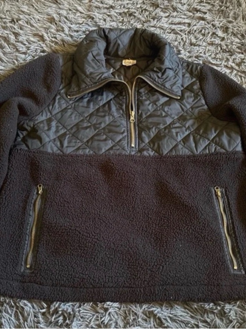 Como Vintage Black Quilted-Panel Sherpa Pullover